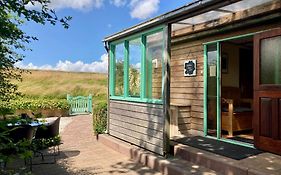 4 Pers Holiday Home Hilla With Winter Garden In Front Of The Dike Directly On The Lauwersmeer
