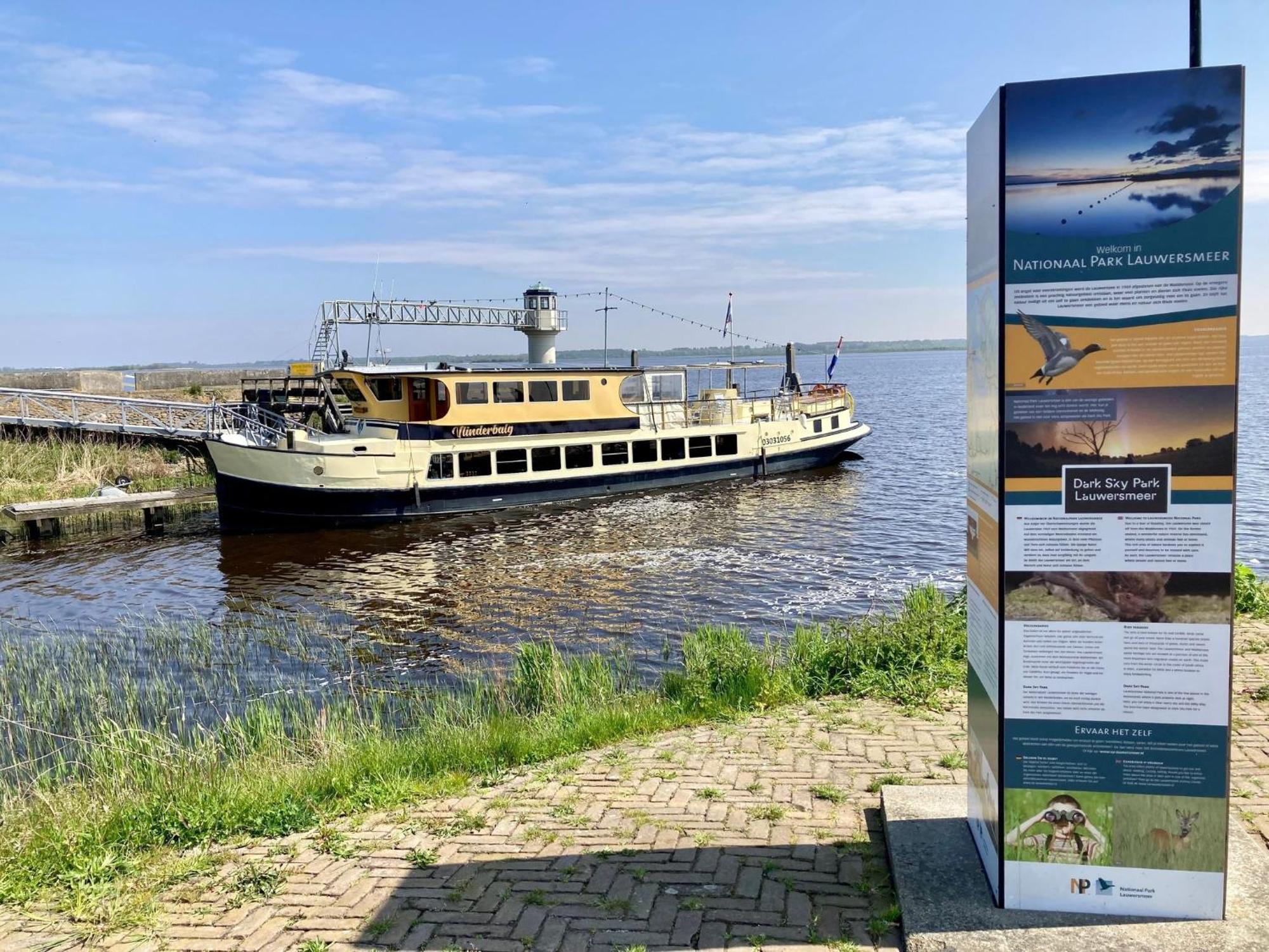 4 Pers Holiday Home Hilla With Winter Garden In Front Of The Dike Directly On The Lauwersmeer Anjum Exterior foto